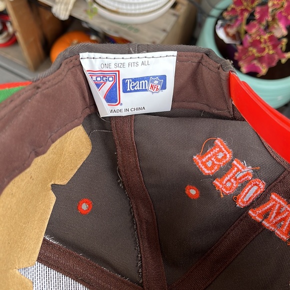 Cleveland Browns Vintage Adjustable Hat. One size fits all. Fully adjustable - Picture 3 of 4